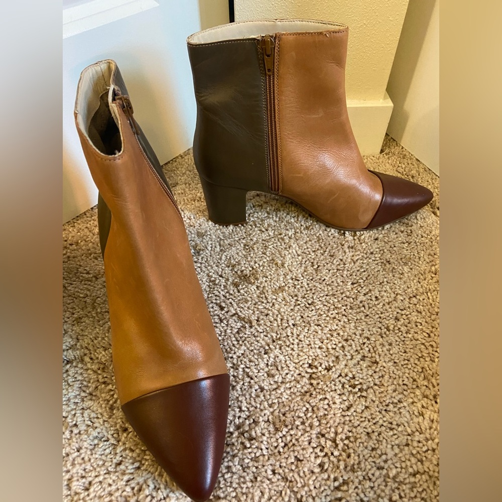 Sheychelles leather tricolor boots
